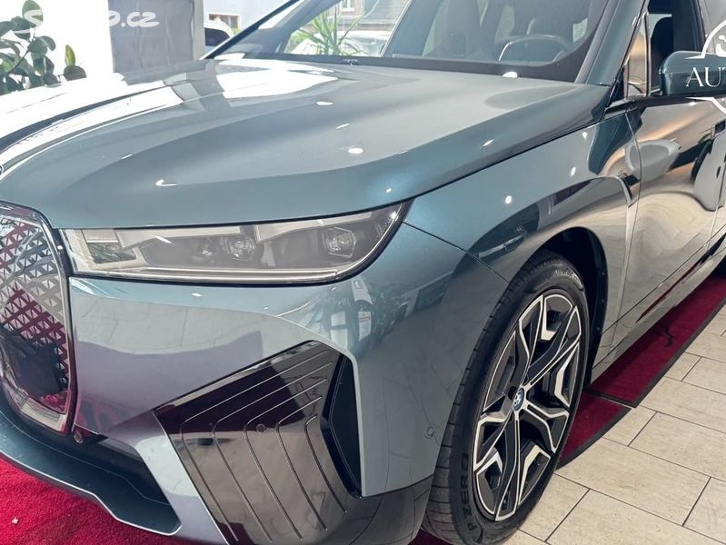 BMW iX, 40 xDrive Sport
